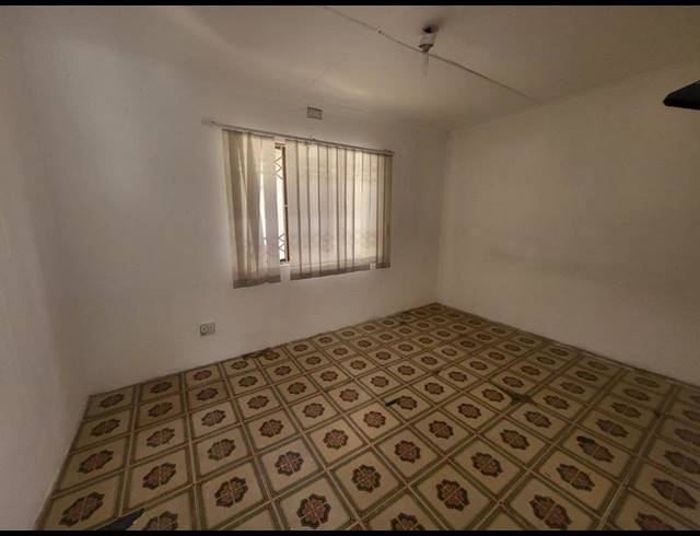 3 BEDROOM HOUSE FOR SALE IN REDCLIFFE